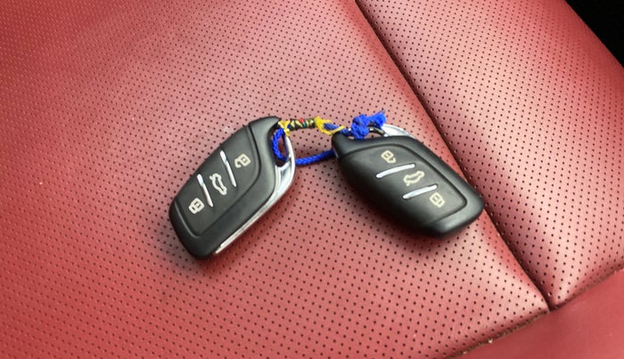 2022 MG ASTOR SAVVY 1.5 CVT S RED, Petrol, Automatic, 18,257 km, Key Close Up