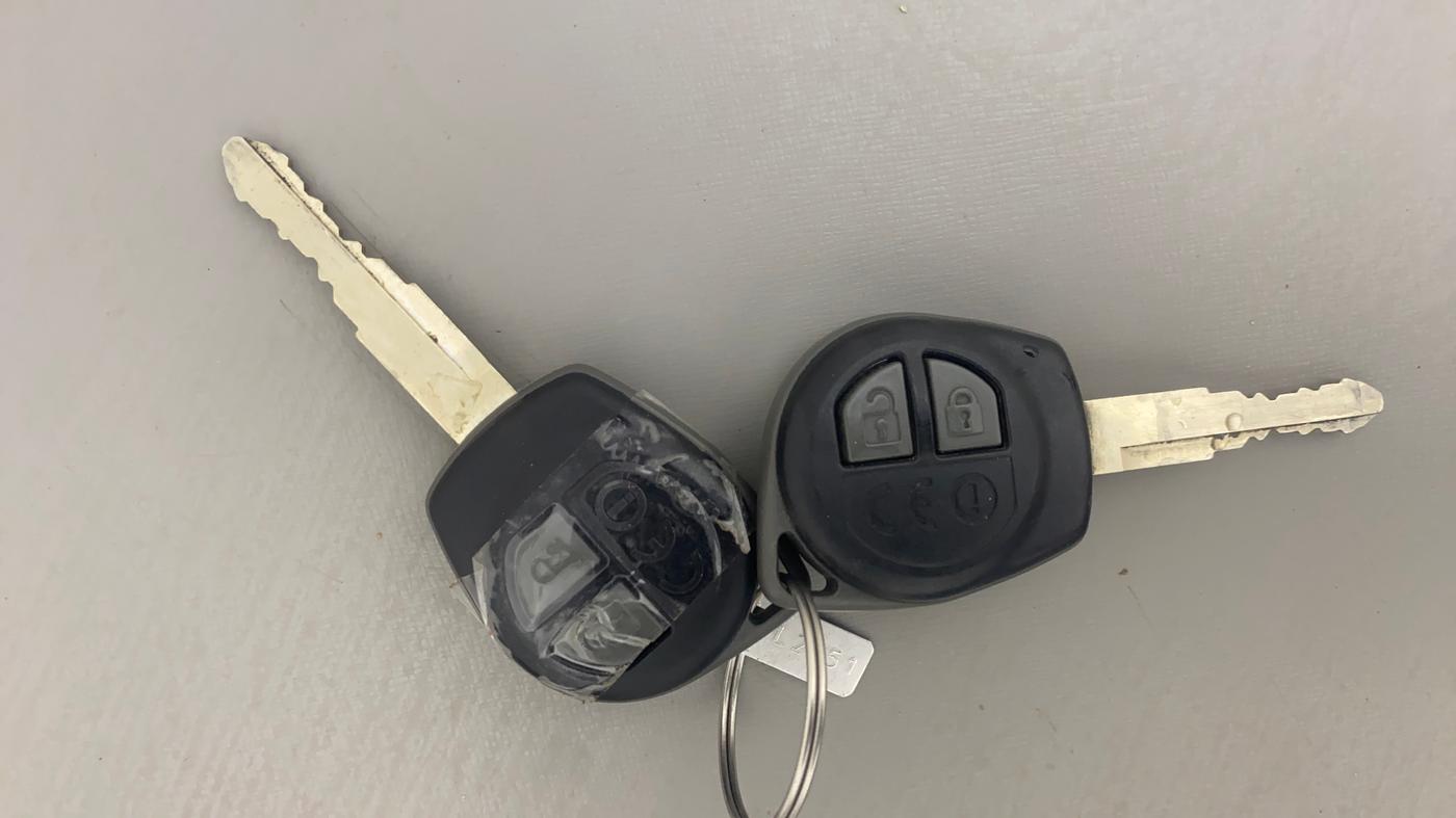 2024 Maruti Dzire VXI, Petrol, Manual, 64,271 km, Key Close Up