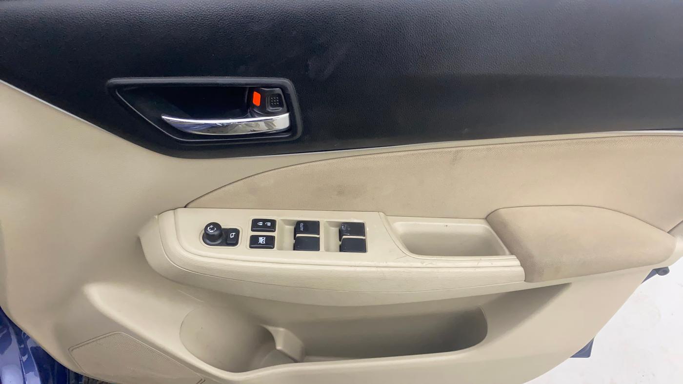 2024 Maruti Dzire VXI, Petrol, Manual, 64,271 km, Driver Side Door Panels Control