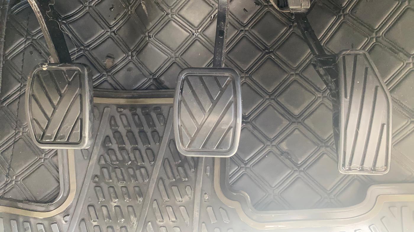 2024 Maruti Dzire VXI, Petrol, Manual, 64,271 km, Pedals