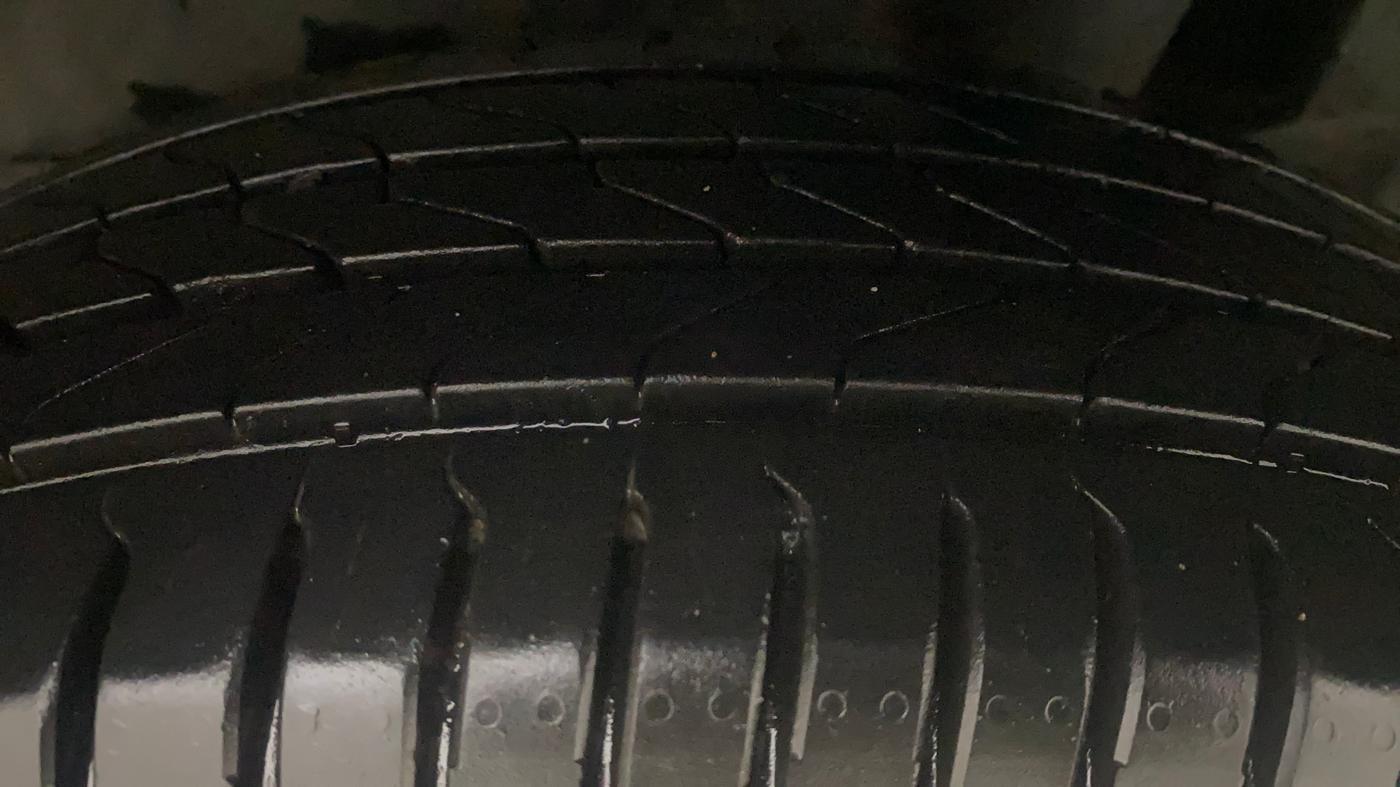 2024 Maruti Dzire VXI, Petrol, Manual, 64,271 km, Left Rear Tyre Tread