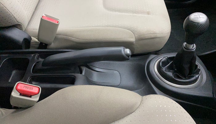 2011 Honda Jazz 1.2L I-VTEC BASE, Petrol, Manual, 1,04,107 km, Gear Lever