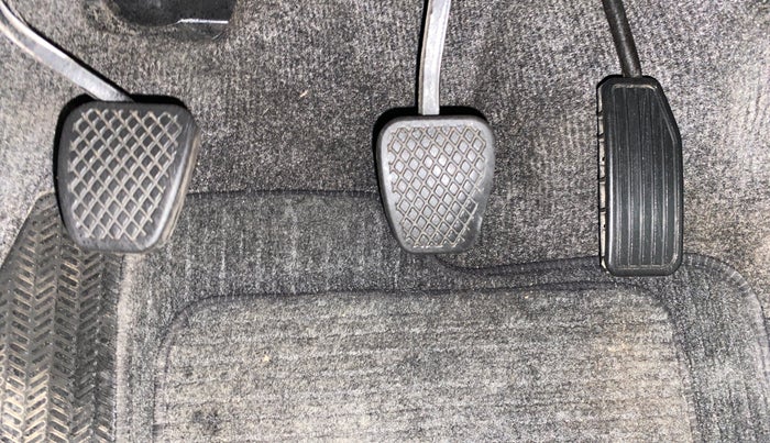 2011 Honda Jazz 1.2L I-VTEC BASE, Petrol, Manual, 1,04,107 km, Pedals