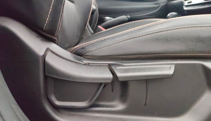 2021 Hyundai NEW I20 ASTA (O) 1.0 TURBO GDI DCT, Petrol, Automatic, 35,168 km, Driver Side Adjustment Panel