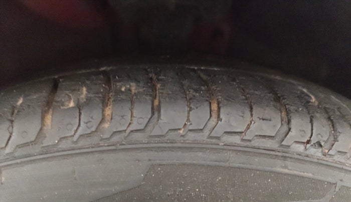 2021 Hyundai NEW I20 ASTA (O) 1.0 TURBO GDI DCT, Petrol, Automatic, 35,168 km, Right Front Tyre Tread