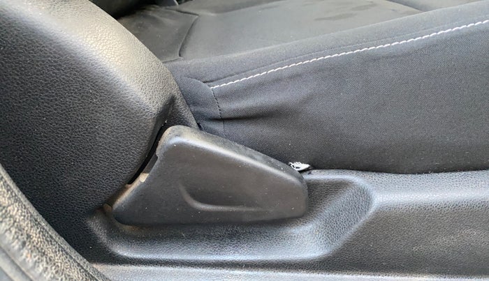 2020 Renault Kwid RXL 1.0, Petrol, Manual, 41,621 km, Driver Side Adjustment Panel