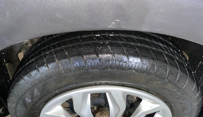 2015 Maruti Ertiga VXI, Petrol, Manual, 48,275 km, Left Rear Tyre Tread