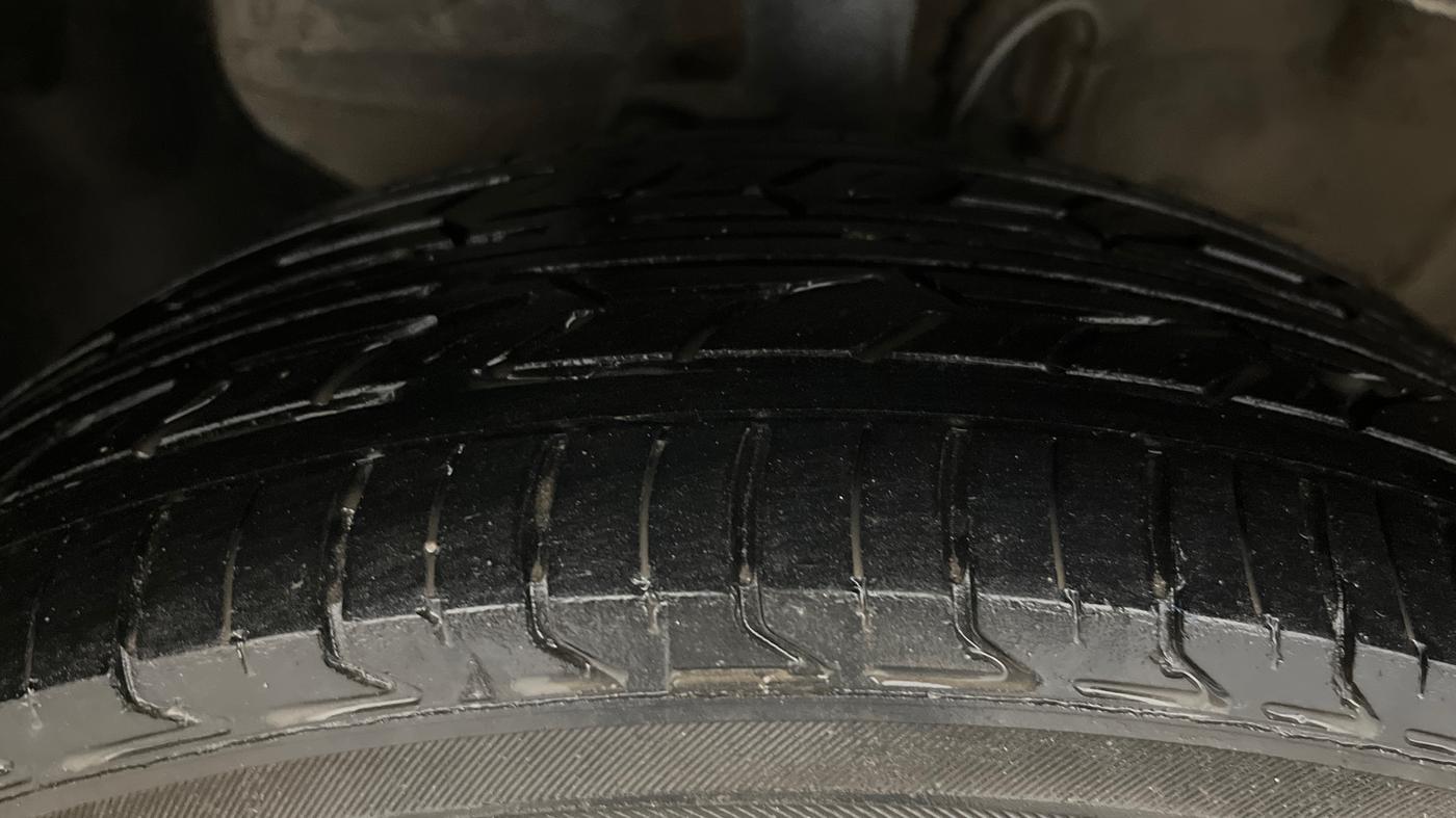 2018 Hyundai Elite i20 MAGNA EXECUTIVE 1.2, Petrol, Manual, 89,656 km, Left Front Tyre Tread