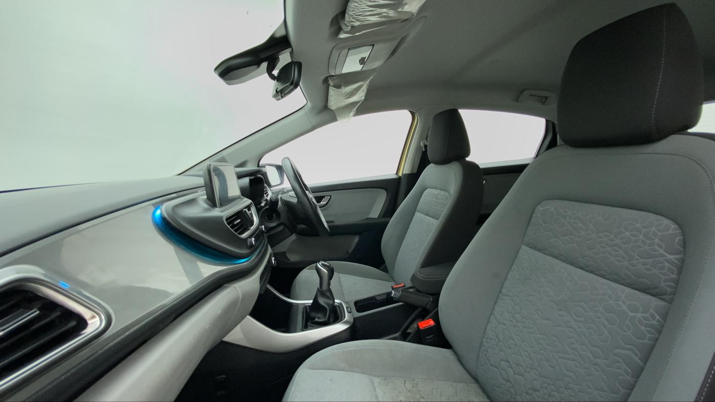 2020 Tata ALTROZ XZ (O) 1.2 RTN, Petrol, Manual, 17,660 km, Right Side Front Door Cabin