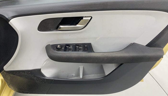 2020 Tata ALTROZ XZ (O) 1.2 RTN, Petrol, Manual, 17,660 km, Driver Side Door Panels Control