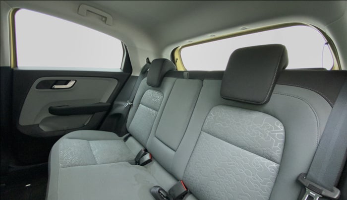 2020 Tata ALTROZ XZ (O) 1.2 RTN, Petrol, Manual, 17,660 km, Right Side Rear Door Cabin