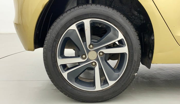 2020 Tata ALTROZ XZ (O) 1.2 RTN, Petrol, Manual, 17,660 km, Right Rear Wheel