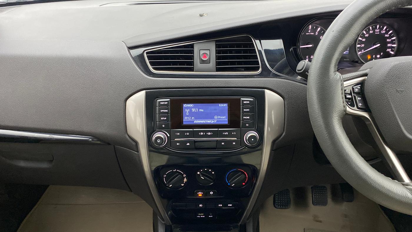 2015 Tata Bolt XM REVOTRON, Petrol, Manual, 40,005 km, Air Conditioner