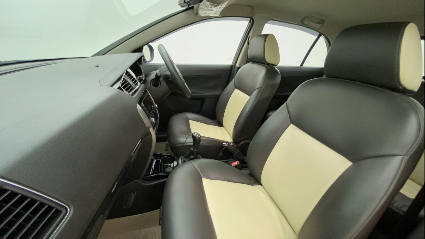 2015 Tata Bolt XM REVOTRON, Petrol, Manual, 40,005 km, Right Side Front Door Cabin