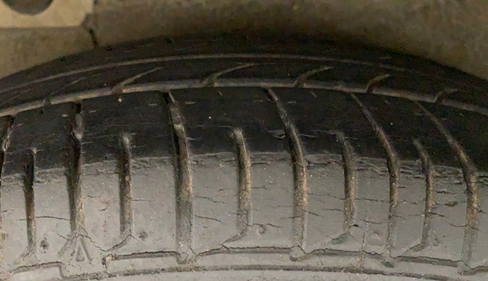2011 Hyundai i10 SPORTZ 1.2, Petrol, Manual, 19,375 km, Right Rear Tyre Tread