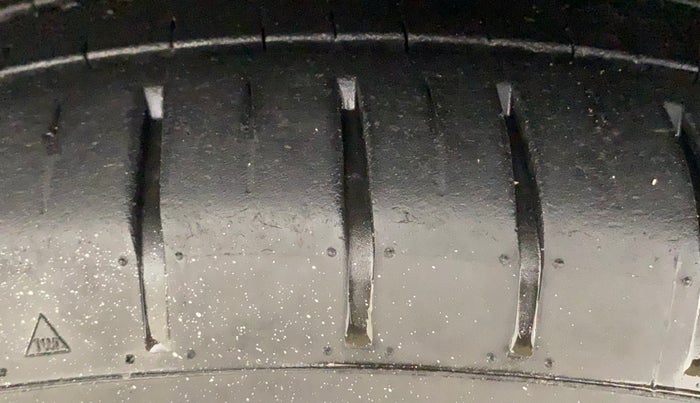 2016 Maruti Baleno ALPHA PETROL 1.2, Petrol, Manual, 53,585 km, Left Front Tyre Tread