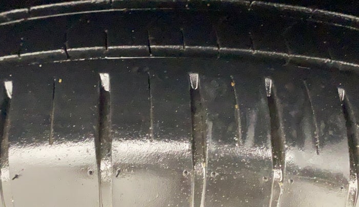 2016 Maruti Baleno ALPHA PETROL 1.2, Petrol, Manual, 53,585 km, Right Rear Tyre Tread