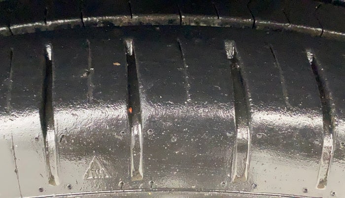 2016 Maruti Baleno ALPHA PETROL 1.2, Petrol, Manual, 53,585 km, Right Front Tyre Tread