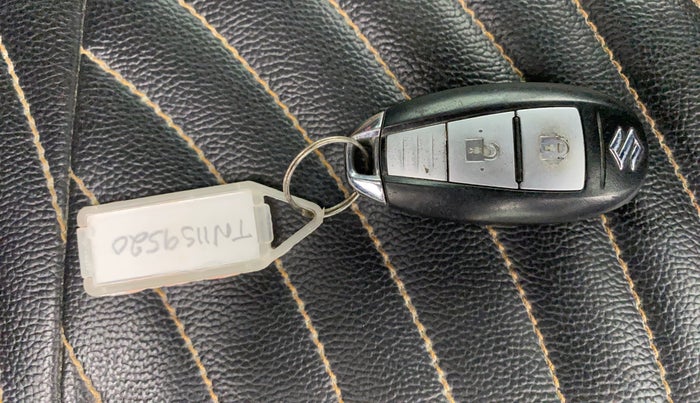 2016 Maruti Baleno ALPHA PETROL 1.2, Petrol, Manual, 53,585 km, Key Close Up