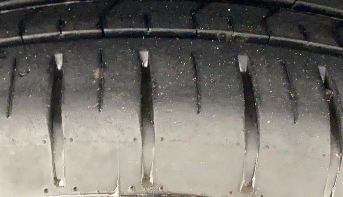 2016 Maruti Baleno ALPHA PETROL 1.2, Petrol, Manual, 53,585 km, Left Rear Tyre Tread