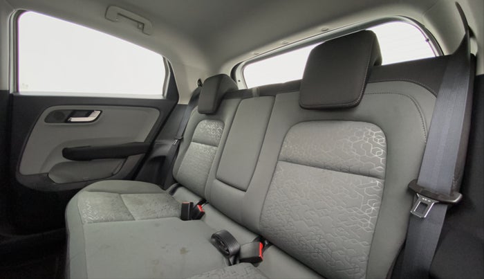 2020 Tata ALTROZ XZ 1.2, Petrol, Manual, 18,269 km, Right Side Rear Door Cabin