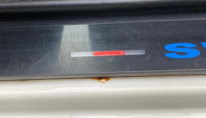 2021 Maruti Swift VXI, Petrol, Manual, 55,114 km, Left running board - Slight discoloration