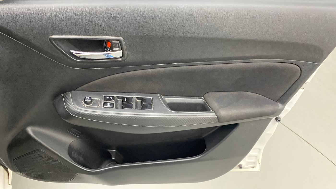 2021 Maruti Swift VXI, Petrol, Manual, 55,114 km, Driver Side Door Panels Control