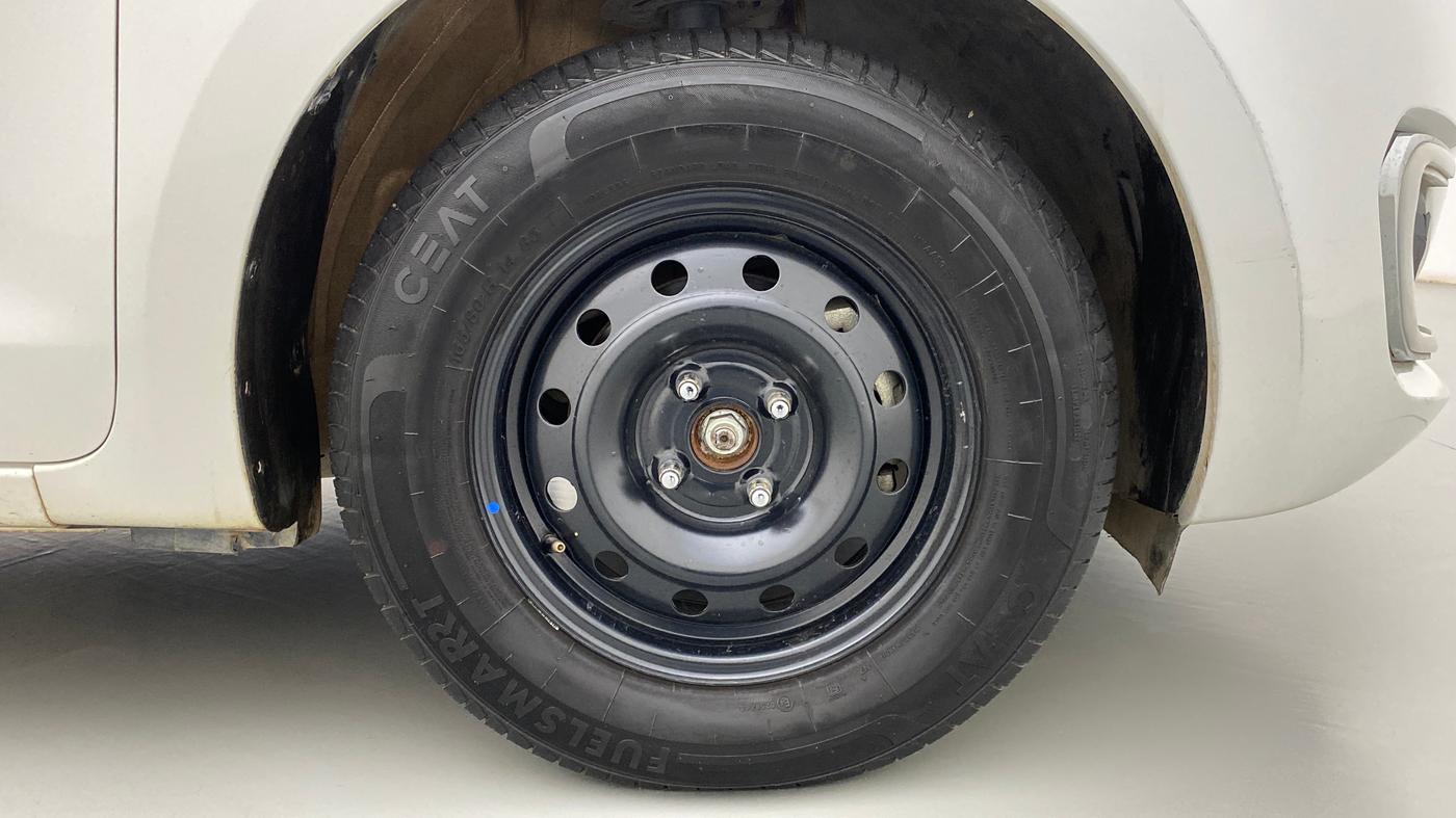 2021 Maruti Swift VXI, Petrol, Manual, 55,114 km, Right Front Wheel