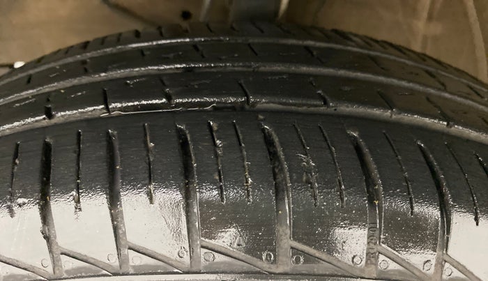 2021 Maruti Swift VXI, Petrol, Manual, 55,114 km, Left Front Tyre Tread