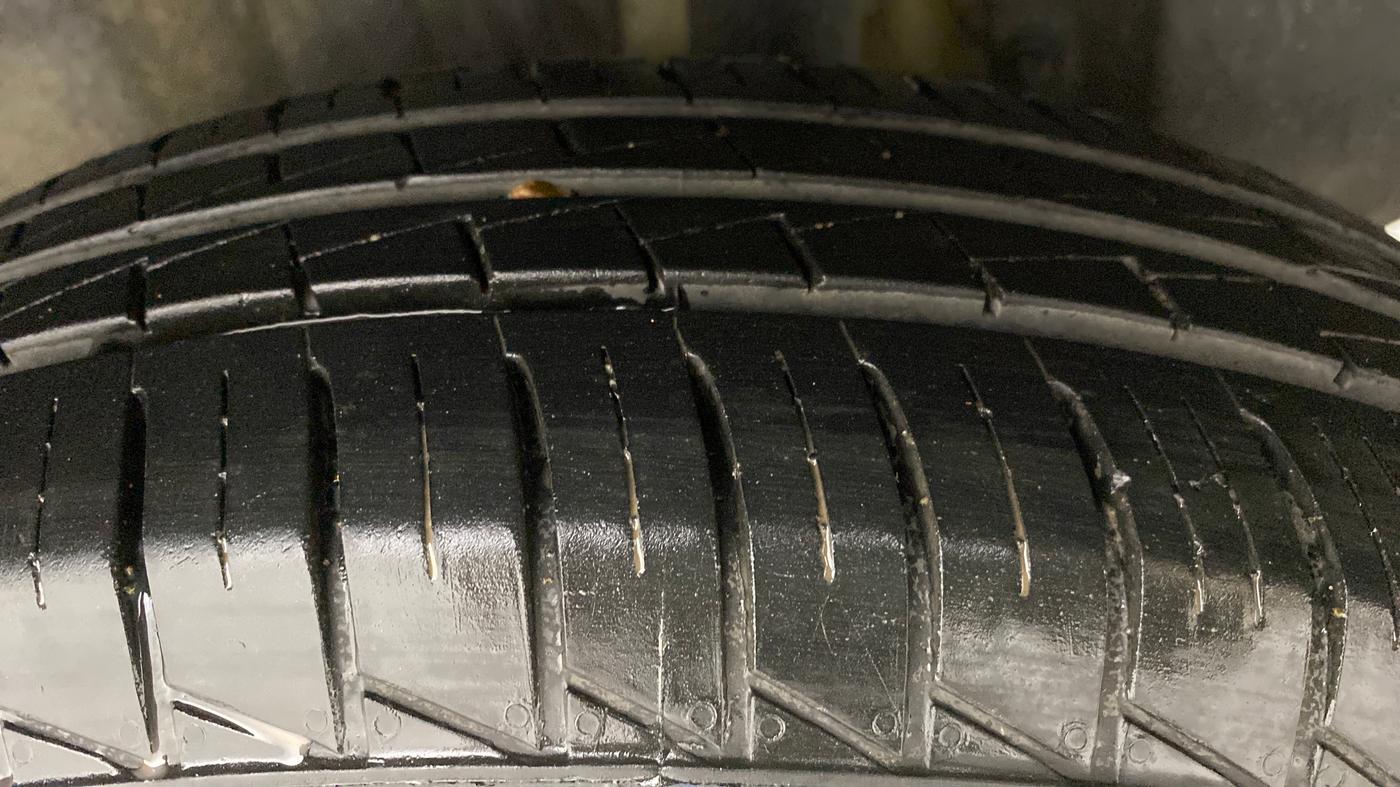 2021 Maruti Swift VXI, Petrol, Manual, 55,114 km, Left Rear Tyre Tread