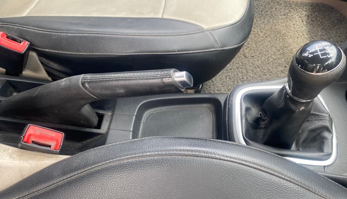 2013 Volkswagen Polo HIGHLINE1.2L, Petrol, Manual, 65,618 km, Gear Lever