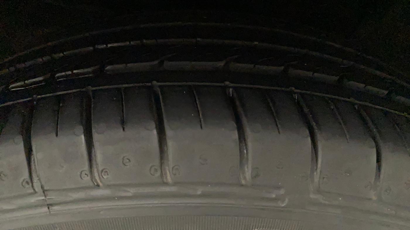 2016 Hyundai Creta SX PLUS 1.6 PETROL, Petrol, Manual, 71,757 km, Right Front Tyre Tread