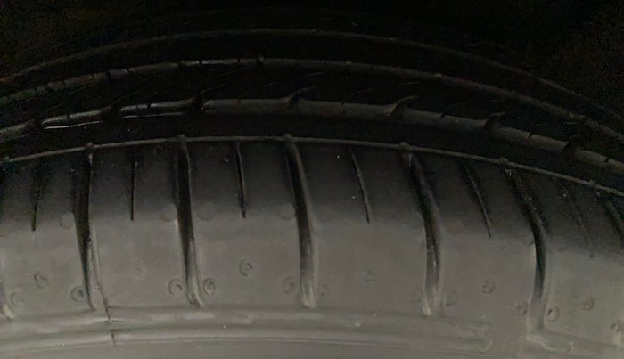 2016 Hyundai Creta SX PLUS 1.6 PETROL, Petrol, Manual, 71,757 km, Left Front Tyre Tread
