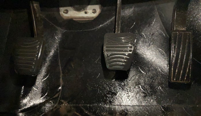 2018 Mahindra MARAZZO M8 7 STR, Diesel, Manual, 98,929 km, Pedals