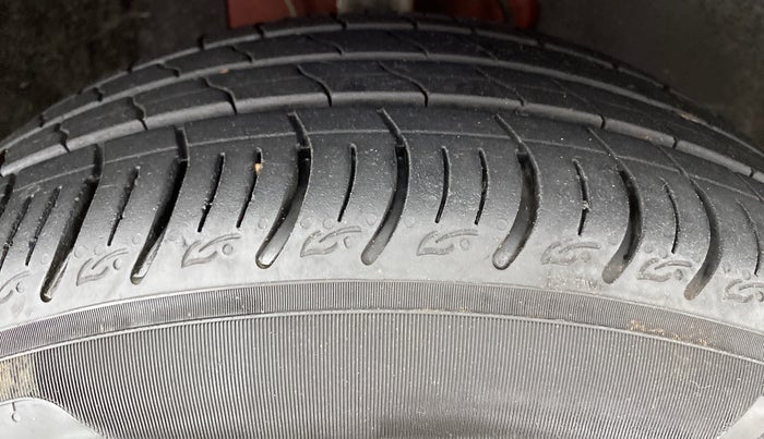 2021 Tata ALTROZ XM+ 1.2 RTN, Petrol, Manual, 9,764 km, Right Front Tyre Tread