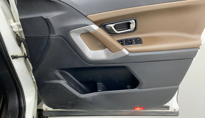 2019 Tata Harrier XZ 2.0L Kryotec, Diesel, Manual, 73,837 km, Driver Side Door Panels Control