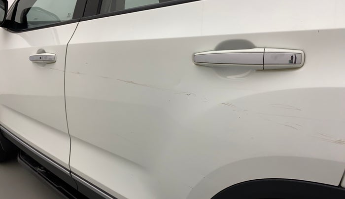 2019 Tata Harrier XZ 2.0L Kryotec, Diesel, Manual, 73,837 km, Rear left door - Minor scratches