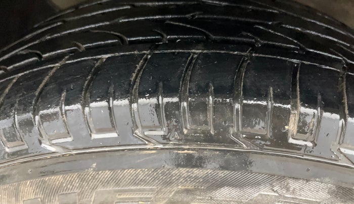 2016 Hyundai Creta SX PLUS 1.6 PETROL, Petrol, Manual, 94,638 km, Left Front Tyre Tread