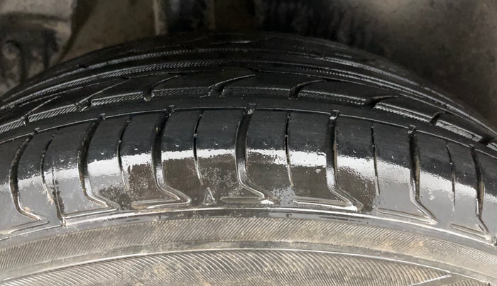 2016 Hyundai Creta SX PLUS 1.6 PETROL, Petrol, Manual, 94,638 km, Right Rear Tyre Tread