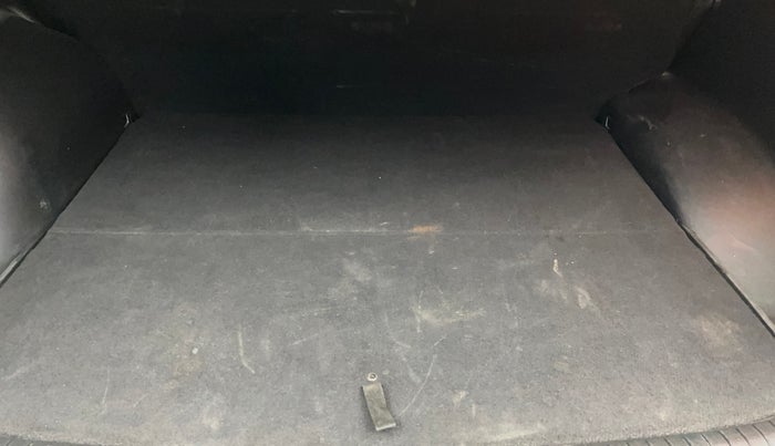 2016 Hyundai Creta SX PLUS 1.6 PETROL, Petrol, Manual, 94,638 km, Boot Inside