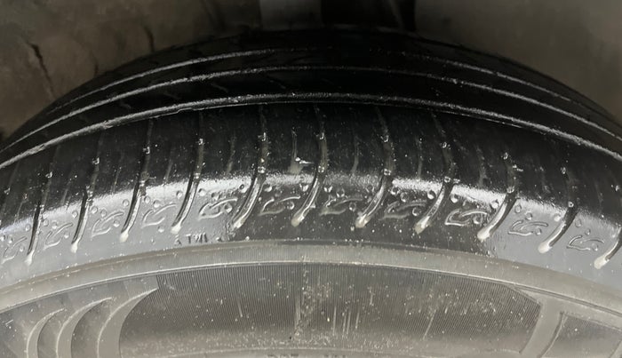 2022 KIA CARENS PRESTIGE 1.4 PETROL 7 STR, Petrol, Manual, 41,861 km, Right Front Tyre Tread