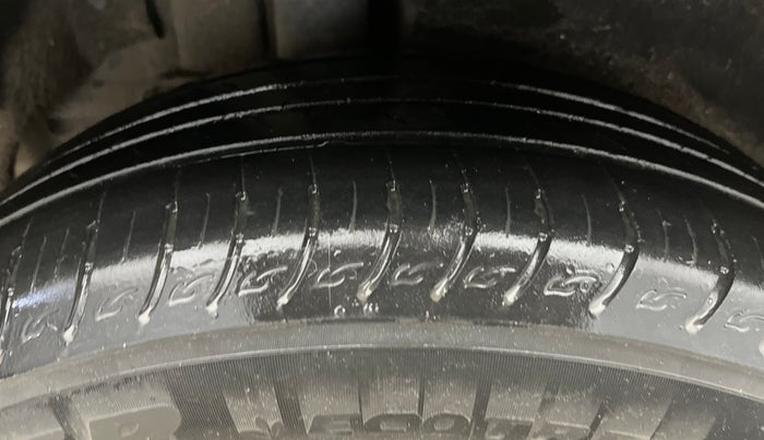 2022 KIA CARENS PRESTIGE 1.4 PETROL 7 STR, Petrol, Manual, 41,861 km, Right Rear Tyre Tread
