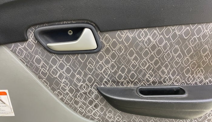 2016 Maruti Alto 800 LXI CNG, CNG, Manual, 59,023 km, Driver Side Door Panels Control