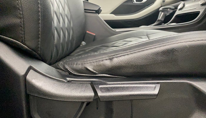 2022 Hyundai Creta SX IVT 1.5 PETROL, Petrol, Automatic, 14,875 km, Driver Side Adjustment Panel