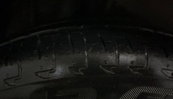 2017 Maruti IGNIS SIGMA 1.2, CNG, Manual, 43,069 km, Right Rear Tyre Tread