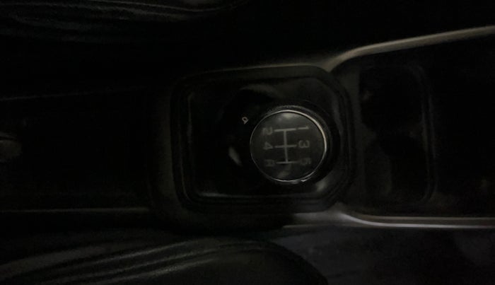 2017 Maruti IGNIS SIGMA 1.2, CNG, Manual, 43,069 km, Gear Lever