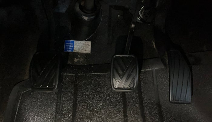 2017 Maruti IGNIS SIGMA 1.2, CNG, Manual, 43,069 km, Pedals