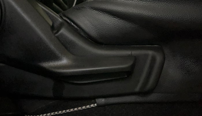 2017 Maruti IGNIS SIGMA 1.2, CNG, Manual, 43,069 km, Driver Side Adjustment Panel