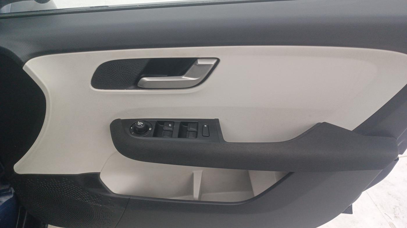2023 Tata ALTROZ XZ PLUS O SUNROOF CNG, CNG, Manual, 17,767 km, Driver Side Door Panels Control