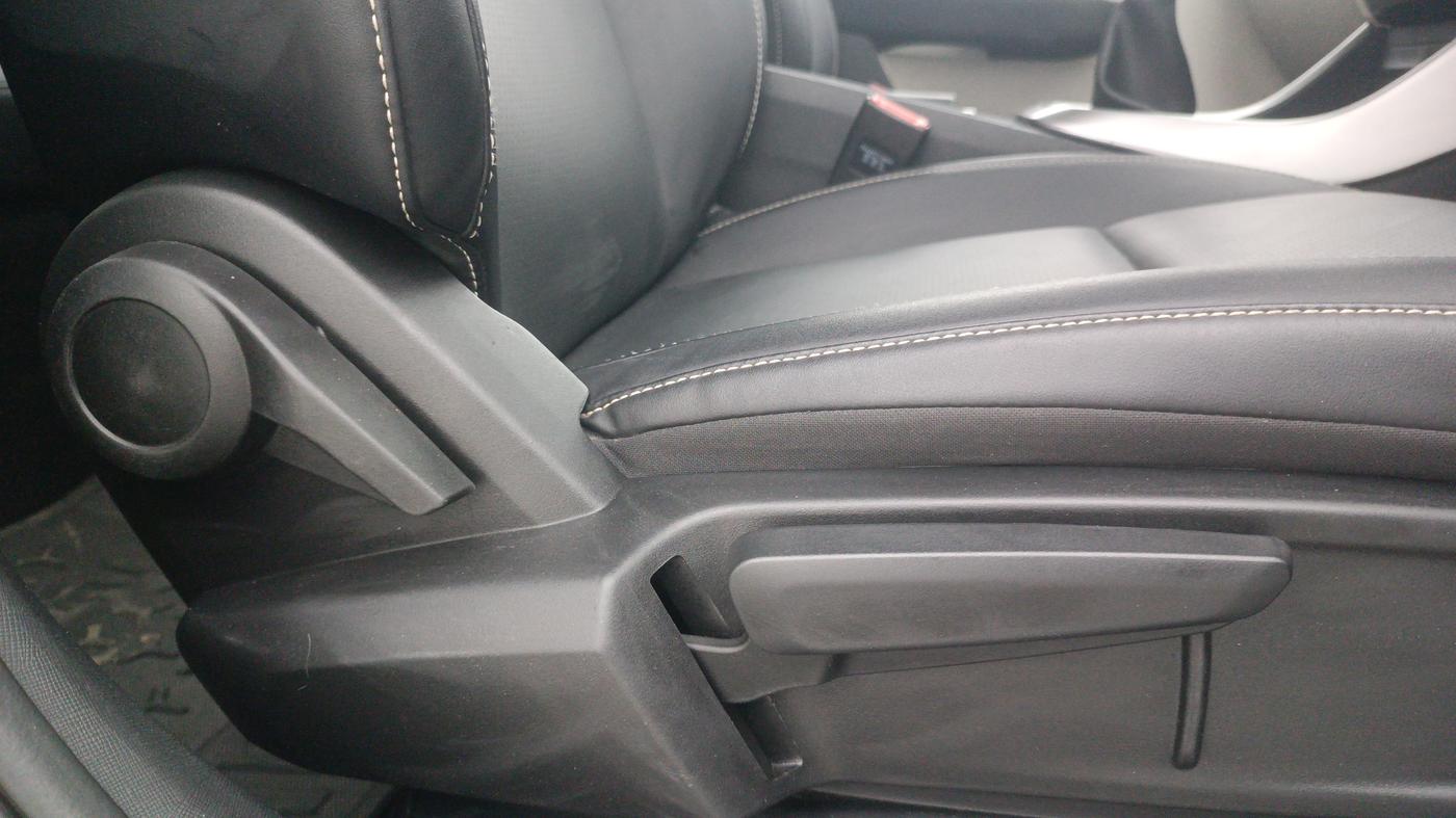 2023 Tata ALTROZ XZ PLUS O SUNROOF CNG, CNG, Manual, 17,767 km, Driver Side Adjustment Panel